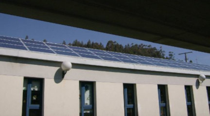 Centro-educación-primaria-Toques-10kW-España.jpg